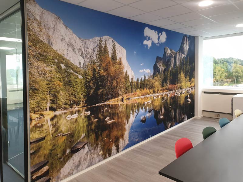 Wanddecoratie op de receptie en entree