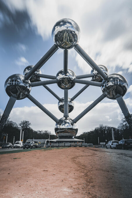 Shiny Atomium